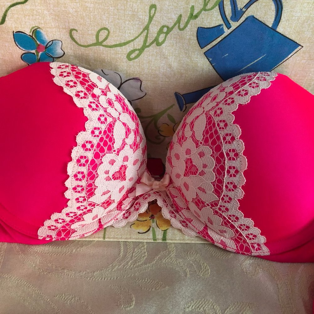 Victoria's Secret Miraculous Plunge 34C Pink